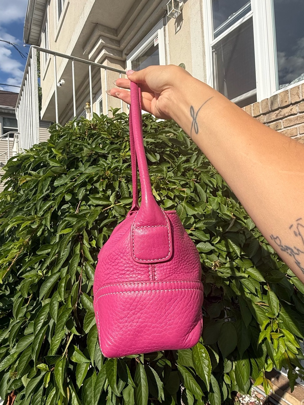 Ann Taylor Hot Pink Pebbled Leather Shoulder Bag - Picture 4 of 5